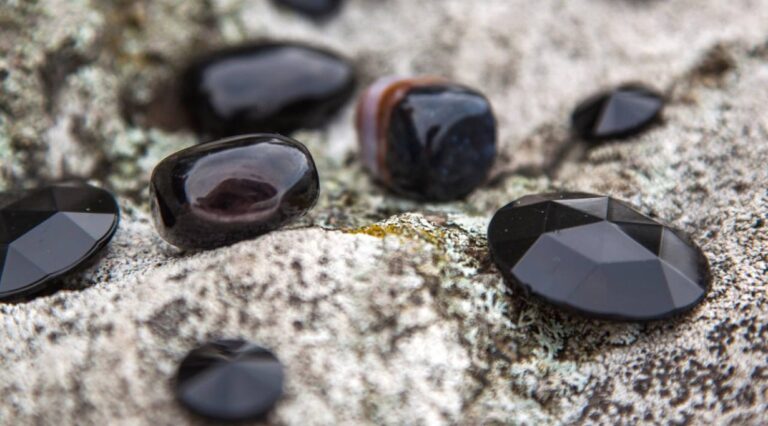 Oniksas – elegantiškiausias mineralas