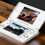 „Anbernic RG DS“ pagaliau pristato „Nintendo DS“ įkvėptą delninį įrenginį,